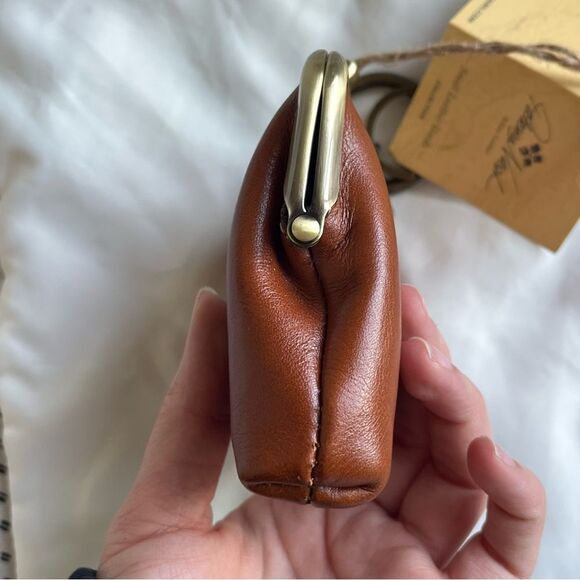 NWT | PATRICIA NASH British Tan Kisslock Coin Card Holder Pouch - Picture 3 of 9